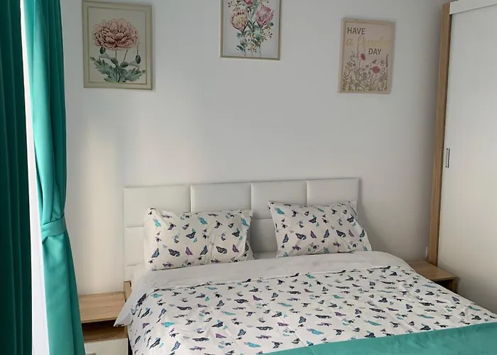 Apartment Luxurious & Cozy Bucharest