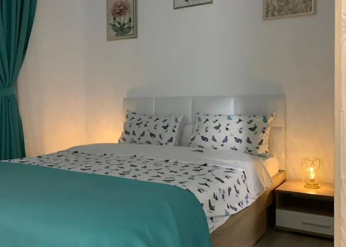 Apartment Luxurious & Cozy Bucharest