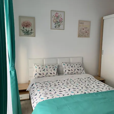 Apartment Luxurious & Cozy Bucharest